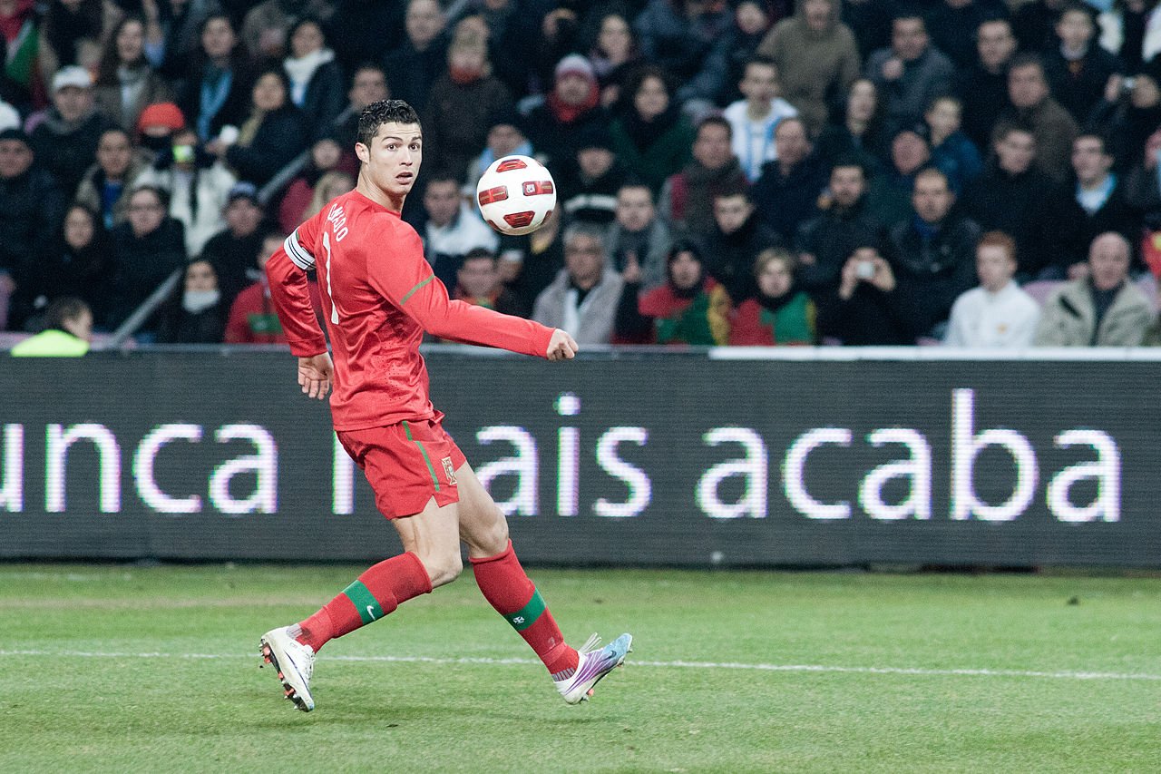 Cristiano Ronaldo jouant au Portugal