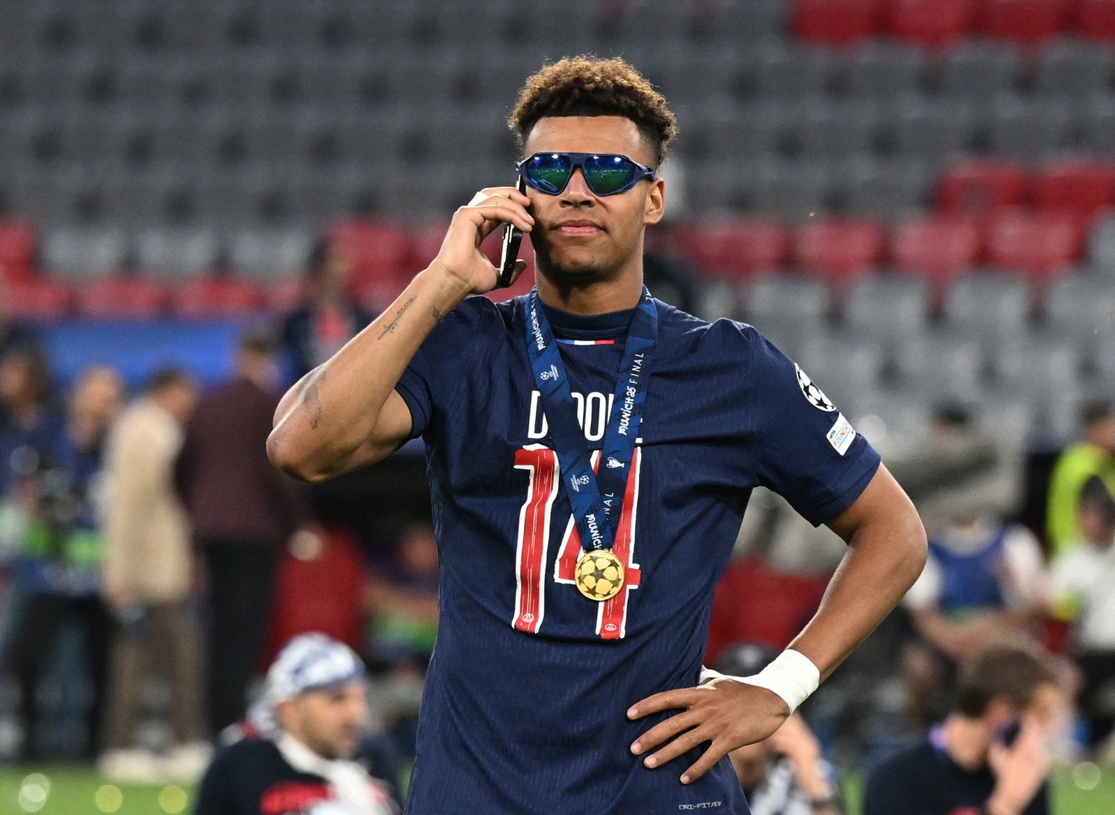 découvrez ferdinand vante doué et yamal, deux jeunes prodiges du football qui s'annoncent comme les futurs héritiers de légendes telles que ronaldo et messi. plongez dans leur parcours, leur talent exceptionnel et les promesses qu'ils portent pour l'avenir du sport.