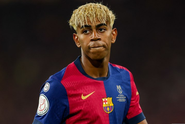 découvrez ferdinand vante doué et yamal, les jeunes prodiges du football qui émergent comme les héritiers de ronaldo et messi. plongez dans l'univers de ces talents prometteurs et suivez leur parcours fascinant vers l'excellence sportive.