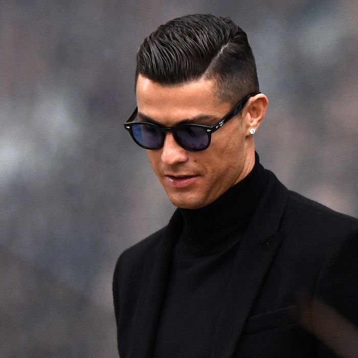 découvrez comment ronaldo affiche son soutien à la palestine en 2025, en mettant en lumière des initiatives de solidarité et un engagement fort pour les droits humains. rejoignez le mouvement et lisez les histoires inspirantes qui unissent le sport et la justice sociale.