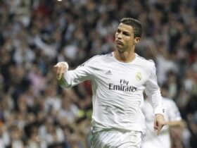 découvrez pourquoi cristiano ronaldo est considéré comme le meilleur joueur de football de tous les temps grâce à ses records, ses performances légendaires et son influence mondiale sur le sport.